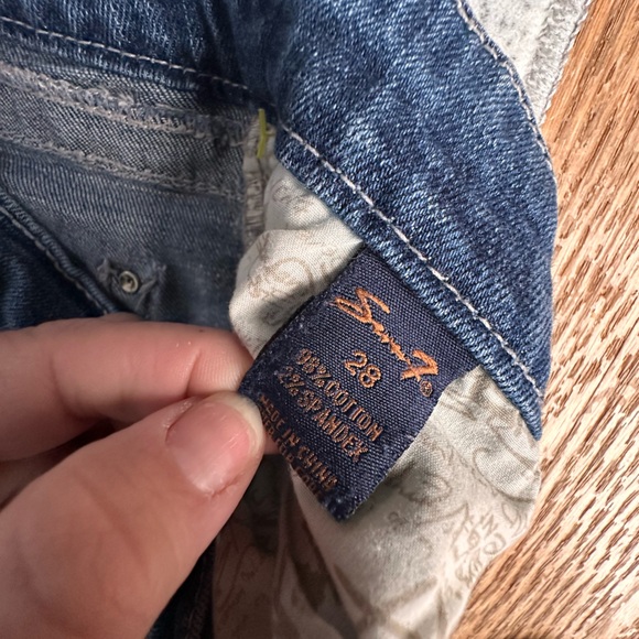 Pair of lightly worn, distressed Seven7 jeans 28 x32 - Picture 2 of 3
